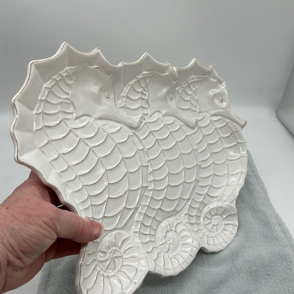 Seahorses Figural Embossed Terracotta/Ceramic Serving Plate/Platter - Picture 3 of 6